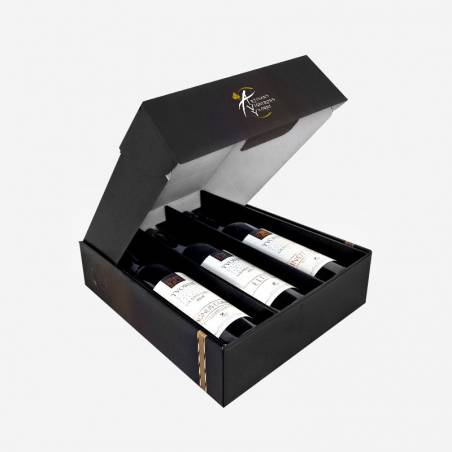 Eine attraktive Geschenkbox mit drei Weissweinflaschen